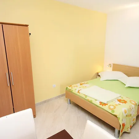 Studio 6836b Appartement *